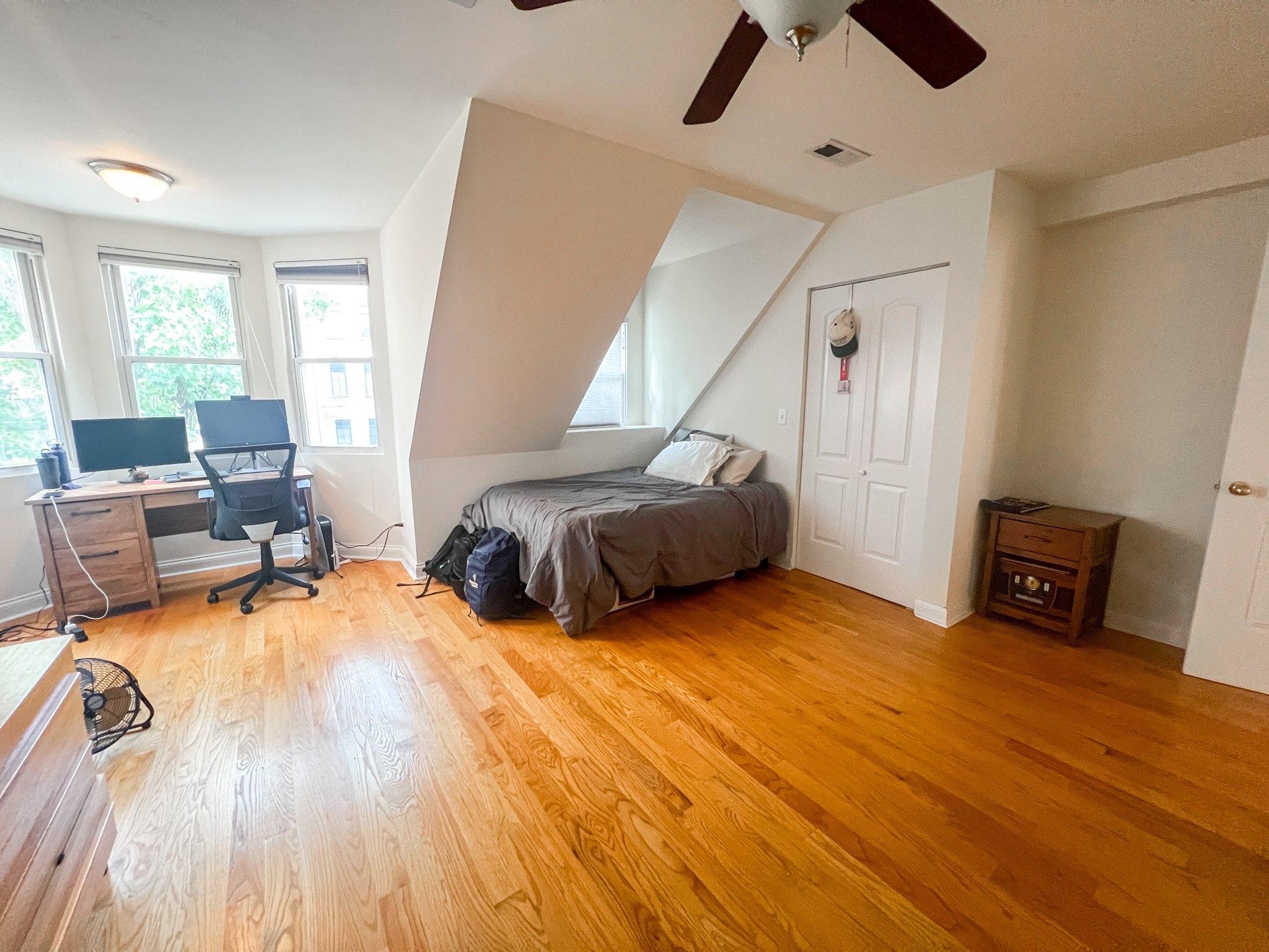 718-20 W Buckingham Pl 718-20 W Buckingham Pl., Chicago, IL 60657 - Leasing by Cross Street
